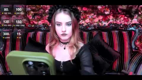 lilit_el_ online show from 10/26/25, 08:26