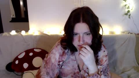 Snapshot of lilith___moon chatting on 10/14/25, 07:14 Lilly online show from 10/14/25, 07:14