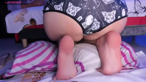 Lili online show from 10/30/25, 03:19