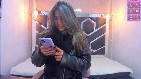 Snapshot of lilith_nv chatting on 12/17/24, 11:17 Lilith online show from 12/17/24, 11:17