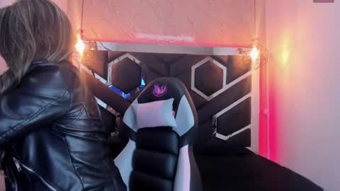 Snapshot of lilith_nv chatting on 02/22/25, 11:13 Lilith online show from 02/22/25, 11:13