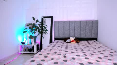 Snapshot of lilith_skinny1 chatting on 09/17/25, 03:03 Lilith online show from 09/17/25, 03:03