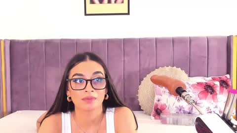 Lily online show from 03/08/25, 08:03