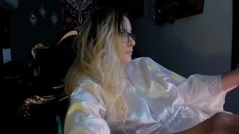 Snapshot of lilithmystic01 chatting on 01/14/25, 05:08 lilithmystic01 online show from 01/14/25, 05:08