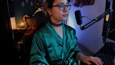 Snapshot of lilithmystic01 chatting on 01/21/25, 02:00 lilithmystic01 online show from 01/21/25, 02:00