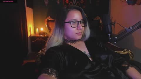 Snapshot of lilithmystic01 chatting on 02/05/25, 05:31 lilithmystic01 online show from 02/05/25, 05:31