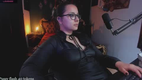 Snapshot of lilithmystic01 chatting on 02/13/25, 01:05 lilithmystic01 online show from 02/13/25, 01:05