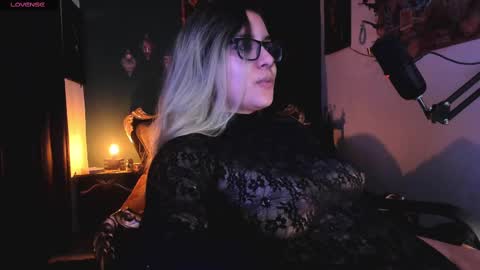 Snapshot of lilithmystic01 chatting on 02/17/25, 01:21 lilithmystic01 online show from 02/17/25, 01:21