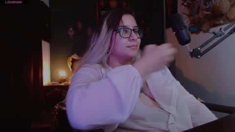 Snapshot of lilithmystic01 chatting on 02/24/25, 04:04 lilithmystic01 online show from 02/24/25, 04:04