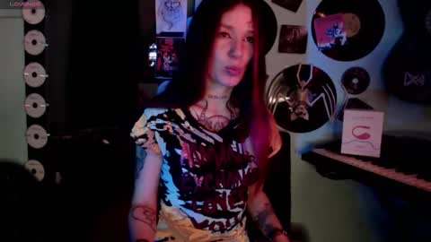 Snapshot of lilithword chatting on 09/24/25, 01:47 Call me Lilith online show from 09/24/25, 01:47