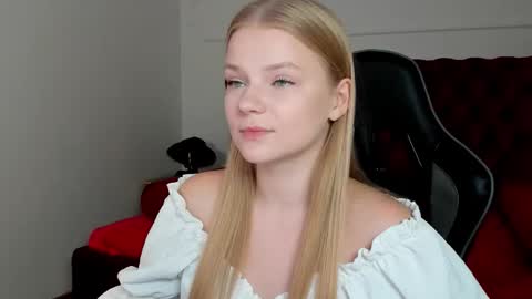 Snapshot of lilitrosen chatting on 09/16/25, 05:25 lilitrosen online show from 09/16/25, 05:25