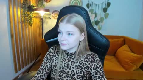 Snapshot of lilitrosen chatting on 09/18/25, 05:26 lilitrosen online show from 09/18/25, 05:26