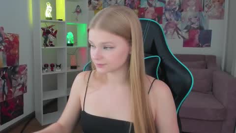 Snapshot of lilitrosen chatting on 10/03/25, 06:27 lilitrosen online show from 10/03/25, 06:27
