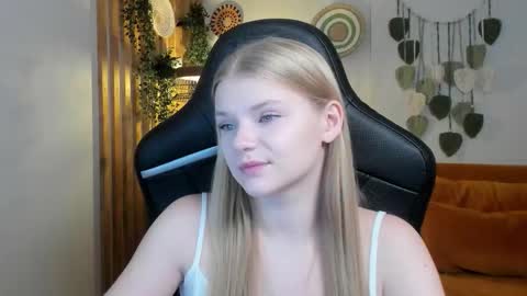 lilitrosen online show from 10/10/25, 05:12