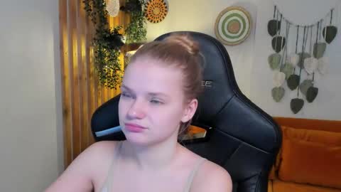 lilitrosen online show from 11/15/25, 06:33