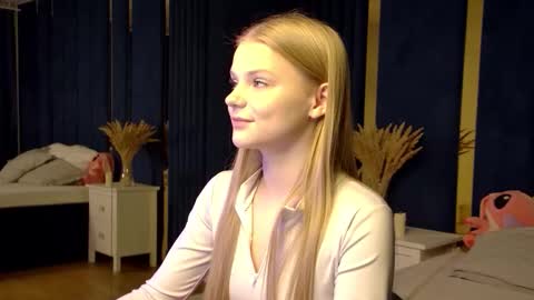 lilitrosen online show from 11/23/25, 05:29