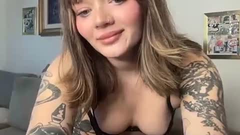 lilldaddysgirl online show from 11/10/25, 07:13