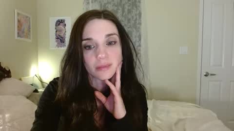 Snapshot of lillian_rose chatting on 12/15/24, 05:45 Lillian Rose online show from 12/15/24, 05:45
