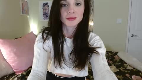 Snapshot of lillian_rose chatting on 02/26/25, 03:53 Lillian Rose online show from 02/26/25, 03:53