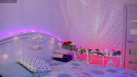 Snapshot of lillimooore chatting on 11/08/25, 02:45 LilliMoore online show from 11/08/25, 02:45