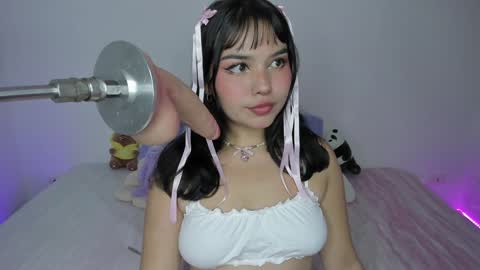 Snapshot of lilly_kinky chatting on 12/06/24, 11:25 Lilly online show from 12/06/24, 11:25