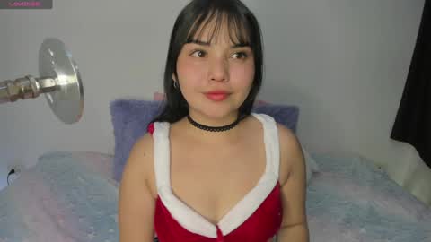 Snapshot of lilly_kinky chatting on 12/25/24, 01:31 Lilly online show from 12/25/24, 01:31