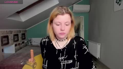 Snapshot of lillydepp chatting on 12/15/24, 01:11 Lilly Depp online show from 12/15/24, 01:11