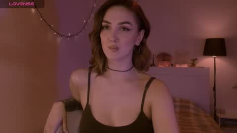 LillyFarey online show from 10/28/25, 06:21