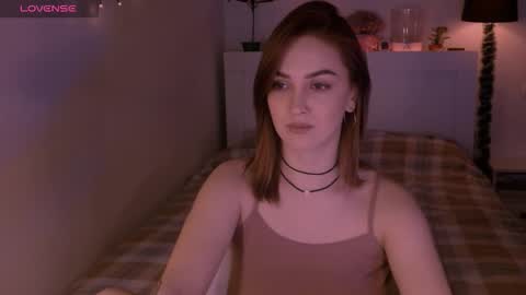 LillyFarey online show from 11/12/25, 05:46