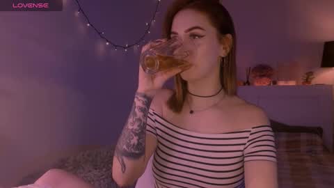 LillyFarey online show from 11/19/25, 07:14