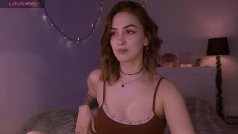 LillyFarey online show from 11/27/25, 06:21