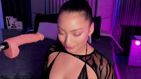 Snapshot of lillyortiz_ chatting on 12/29/24, 01:28 Lilly Ortiz online show from 12/29/24, 01:28