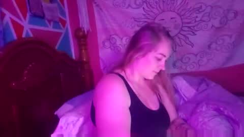 Whos that gurl online show from 01/02/25, 01:08