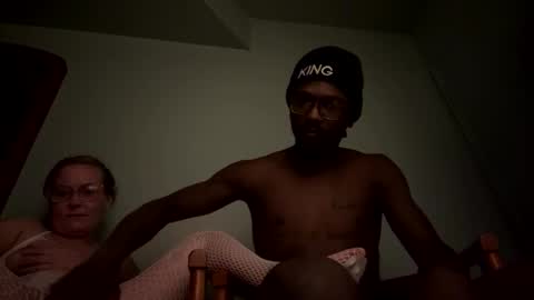 Snapshot of lilmommie0420 chatting on 11/13/25, 04:00 Mommy Daddy online show from 11/13/25, 04:00