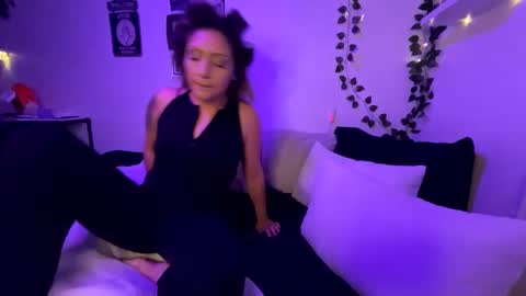 Snapshot of lilnikkicreampuff chatting on 01/21/25, 04:10 lilnikkicreampuff online show from 01/21/25, 04:10