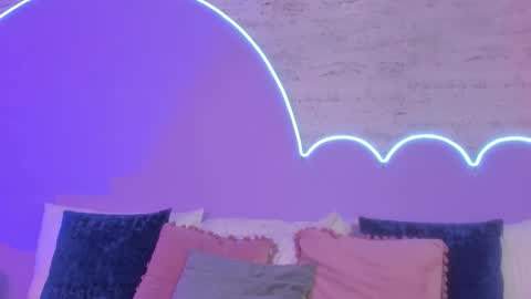 Lilou online show from 10/19/25, 01:01