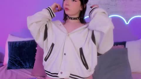 Lilou online show from 11/04/25, 12:26