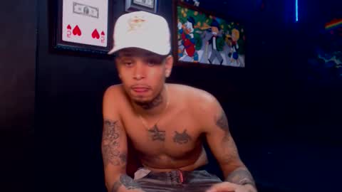 Snapshot of lilray99 chatting on 12/11/24, 08:26 ONLYFANS online show from 12/11/24, 08:26