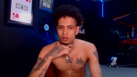 Snapshot of lilray99 chatting on 03/02/25, 07:45 ONLYFANS online show from 03/02/25, 07:45