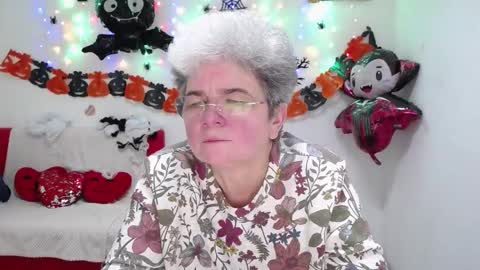 Snapshot of liluyanata chatting on 10/16/25, 12:28 Lilu online show from 10/16/25, 12:28