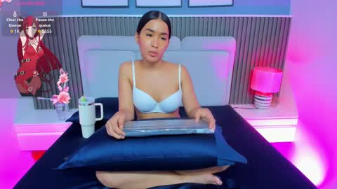  lily  online show from 09/29/25, 09:25