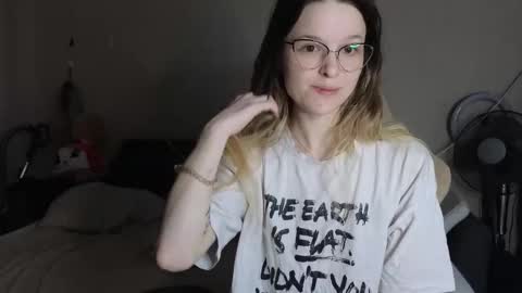 lily_and_jake online show from 11/21/25, 07:07