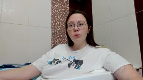 Snapshot of lily_cheys chatting on 10/12/25, 06:29 Lily Chays online show from 10/12/25, 06:29