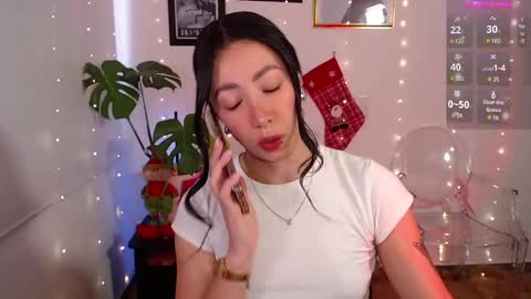 Snapshot of lily_evans_ chatting on 12/06/24, 10:19 just lily online show from 12/06/24, 10:19