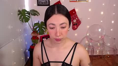 Snapshot of lily_evans_ chatting on 12/07/24, 10:06 just lily online show from 12/07/24, 10:06