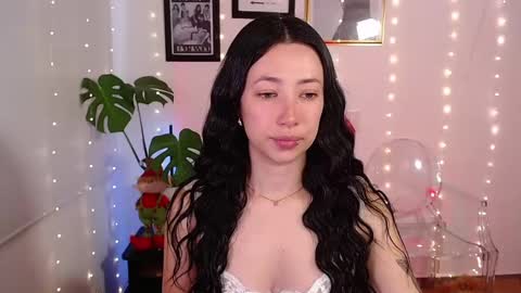 Snapshot of lily_evans_ chatting on 12/10/24, 10:47 just lily online show from 12/10/24, 10:47
