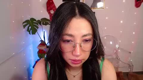 Snapshot of lily_evans_ chatting on 12/13/24, 11:17 just lily online show from 12/13/24, 11:17