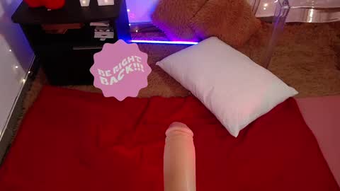 Snapshot of lily_evans_ chatting on 12/20/24, 02:41 just lily online show from 12/20/24, 02:41