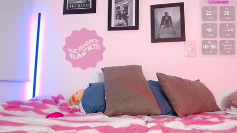 Snapshot of lily_evans_ chatting on 01/16/25, 01:16 just lily online show from 01/16/25, 01:16