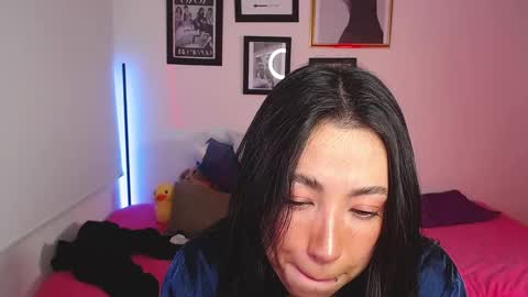 Snapshot of lily_evans_ chatting on 02/27/25, 01:05 just lily online show from 02/27/25, 01:05